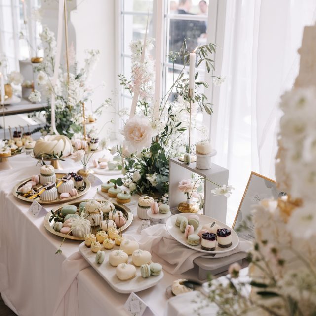 Fine Cake Art • Isabell Kliaras | AWA 2024 | Yesbaby Weddings by Fotografiefetz